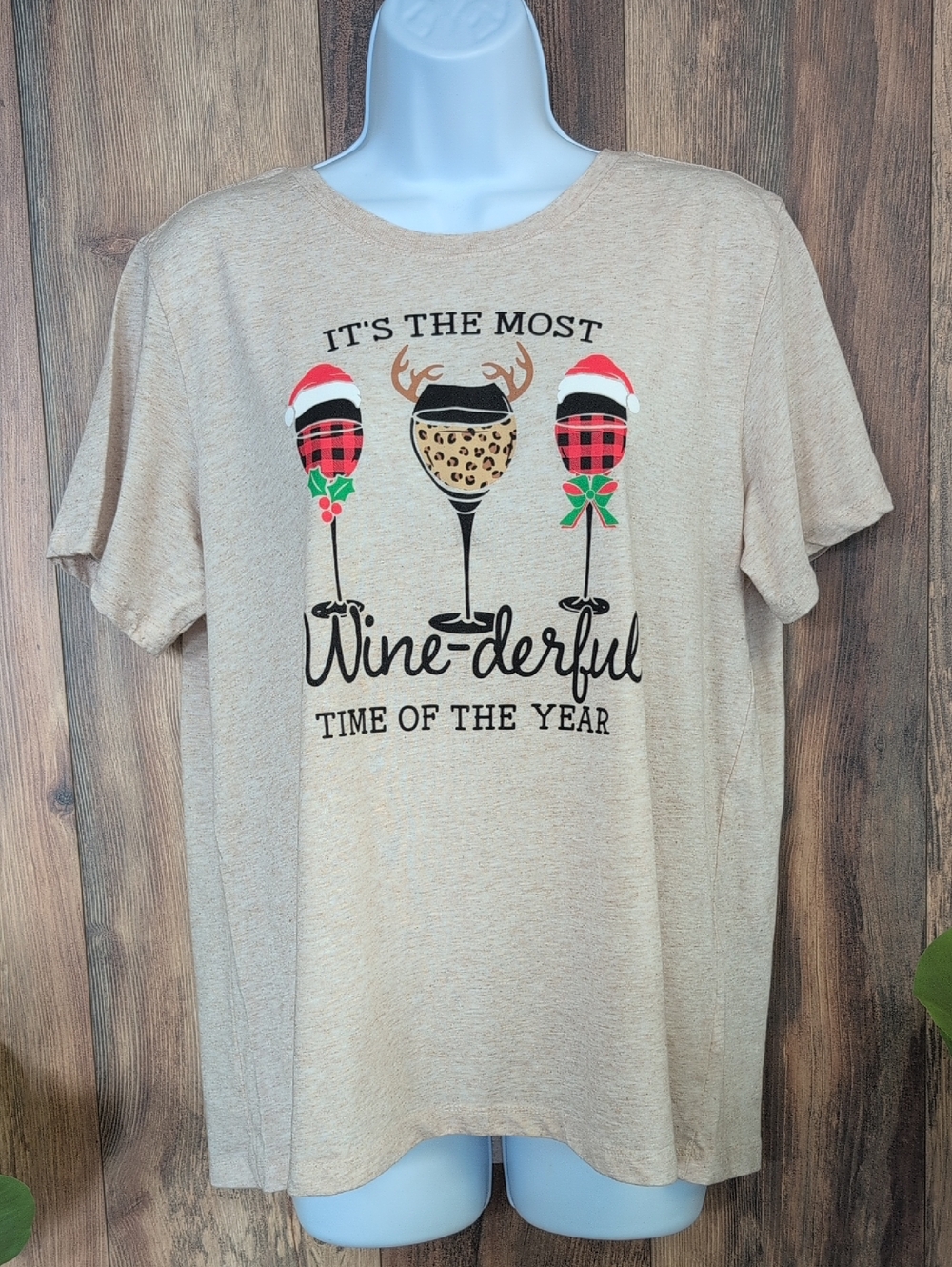 Holiday Time Women’s Beige Graphic Tee Wine-derful Time of the Year L    M390